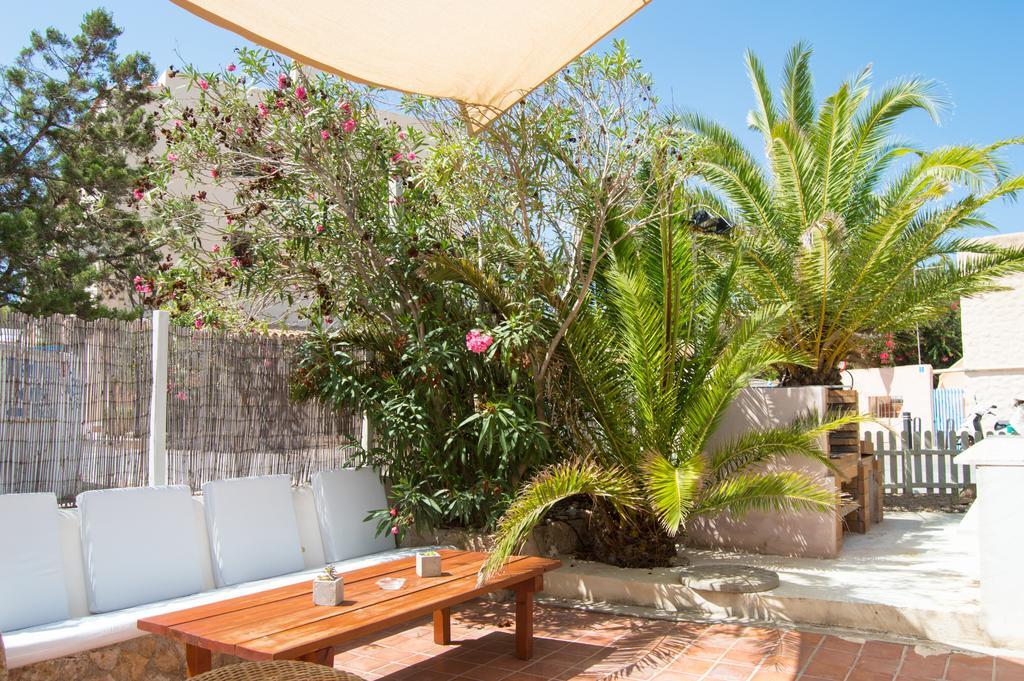 Hostal Mayans Es Pujols Ngoại thất bức ảnh