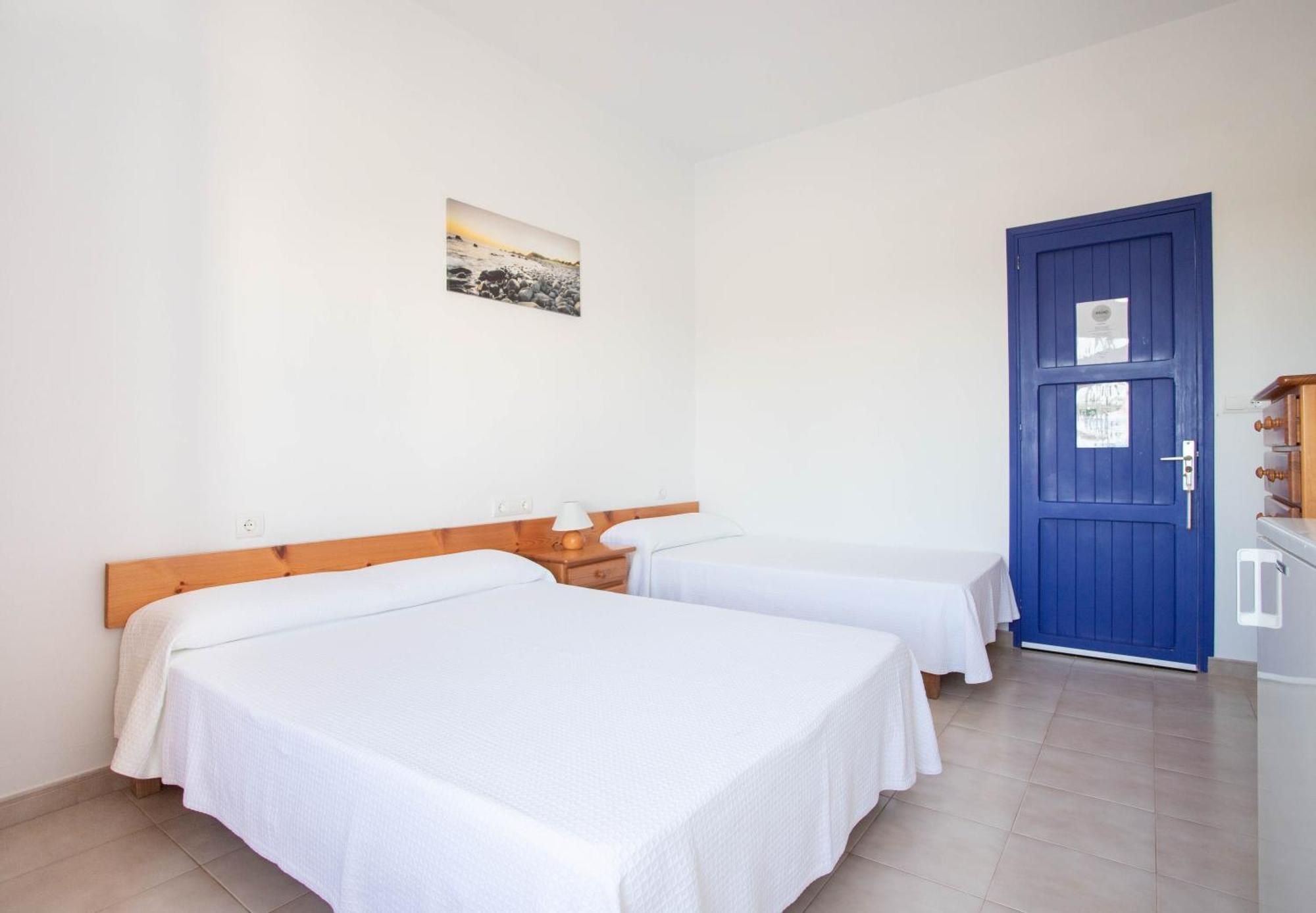 Hostal Mayans Es Pujols Ngoại thất bức ảnh