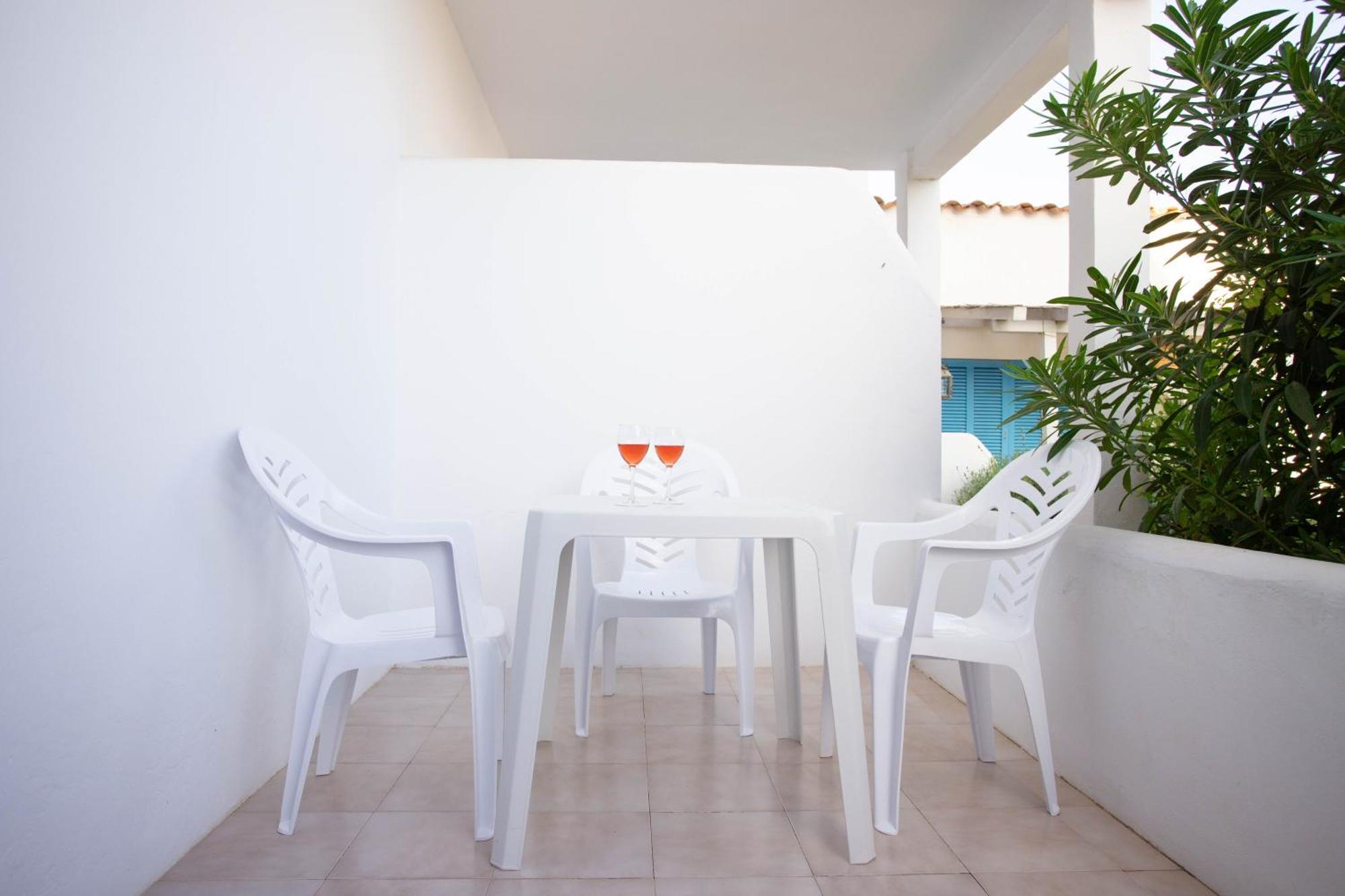 Hostal Mayans Es Pujols Ngoại thất bức ảnh