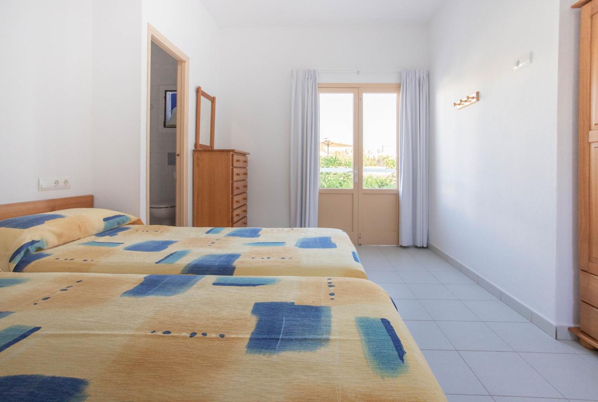 Hostal Mayans Es Pujols Ngoại thất bức ảnh