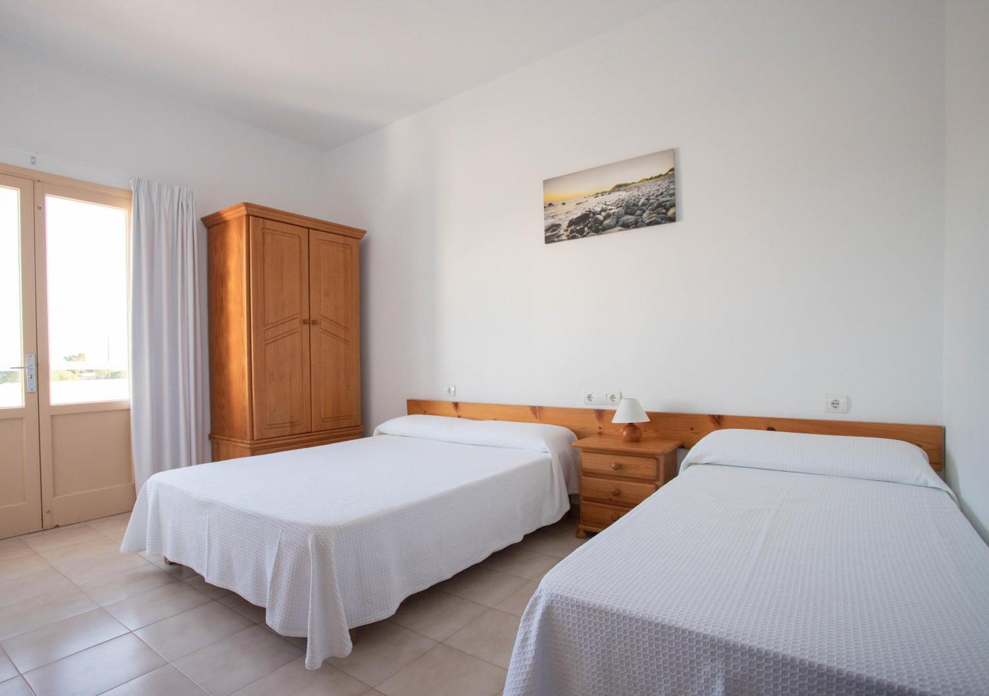 Hostal Mayans Es Pujols Ngoại thất bức ảnh