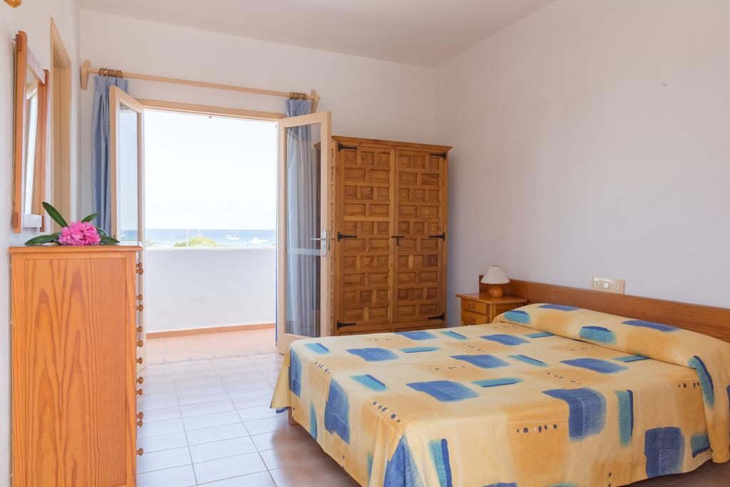 Hostal Mayans Es Pujols Ngoại thất bức ảnh