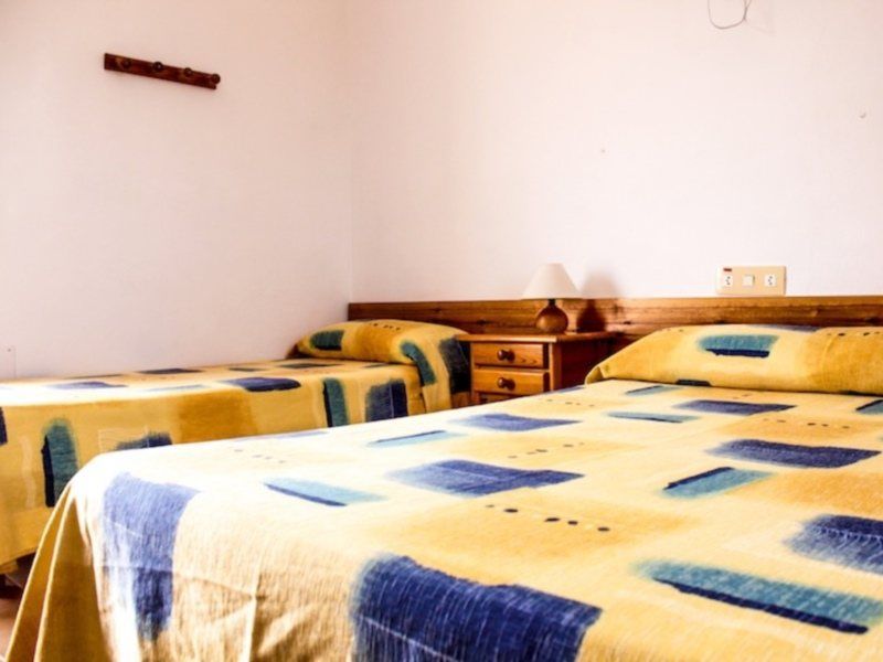 Hostal Mayans Es Pujols Ngoại thất bức ảnh