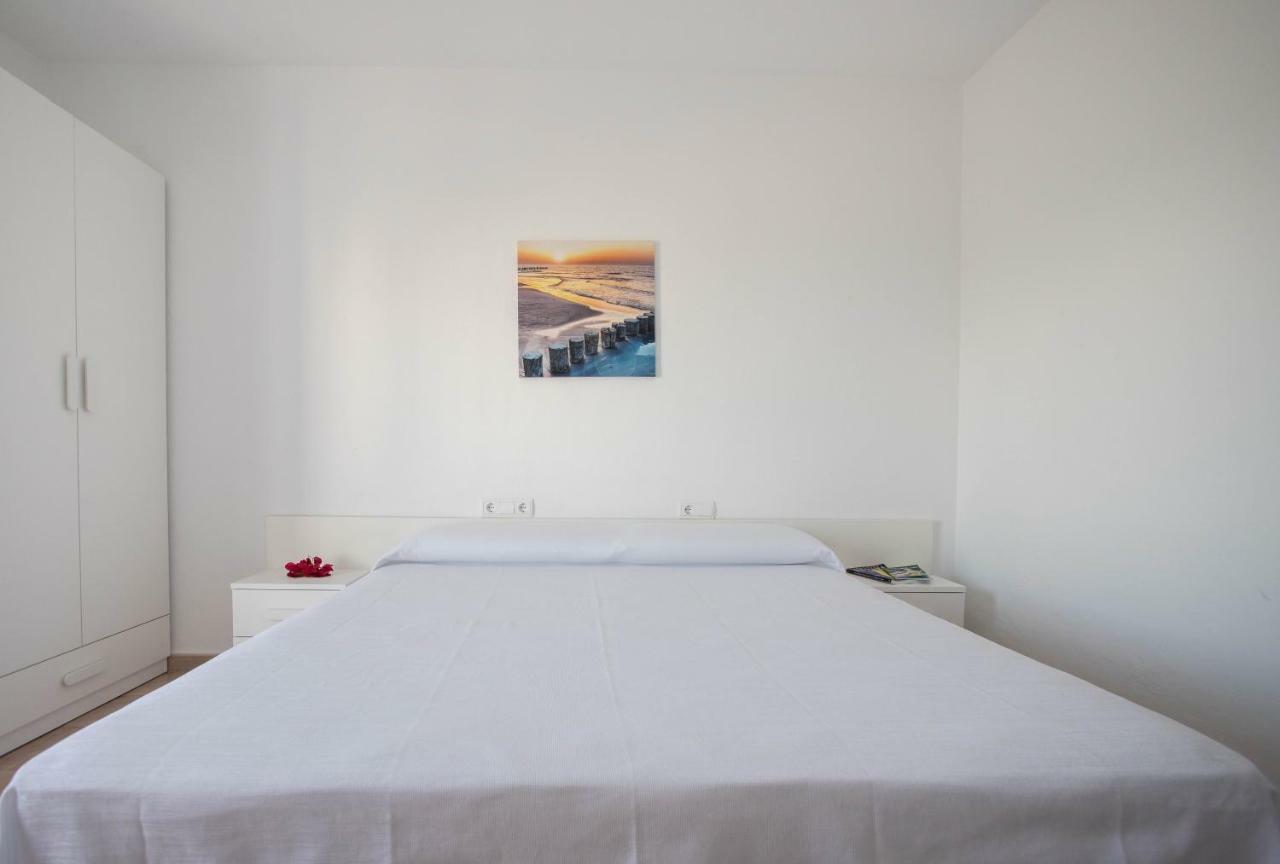 Hostal Mayans Es Pujols Ngoại thất bức ảnh